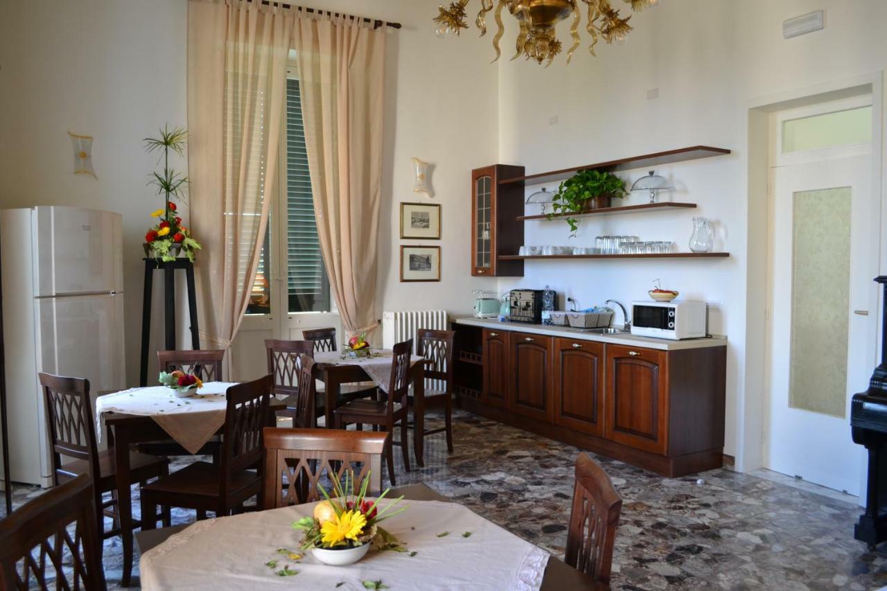 Le Signorine B&B Lecce Exterior foto