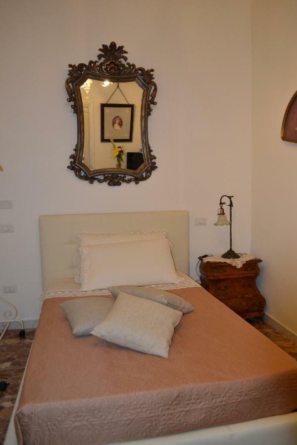 Le Signorine B&B Lecce Exterior foto
