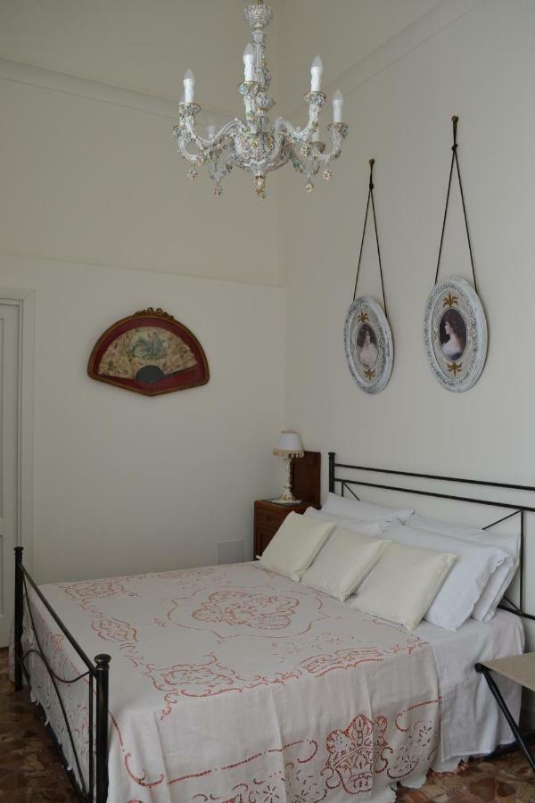 Le Signorine B&B Lecce Exterior foto